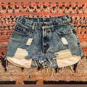 Vtg Acid Wash Denim Jean short shorts.  Levi’s sz 4 / 6 Small